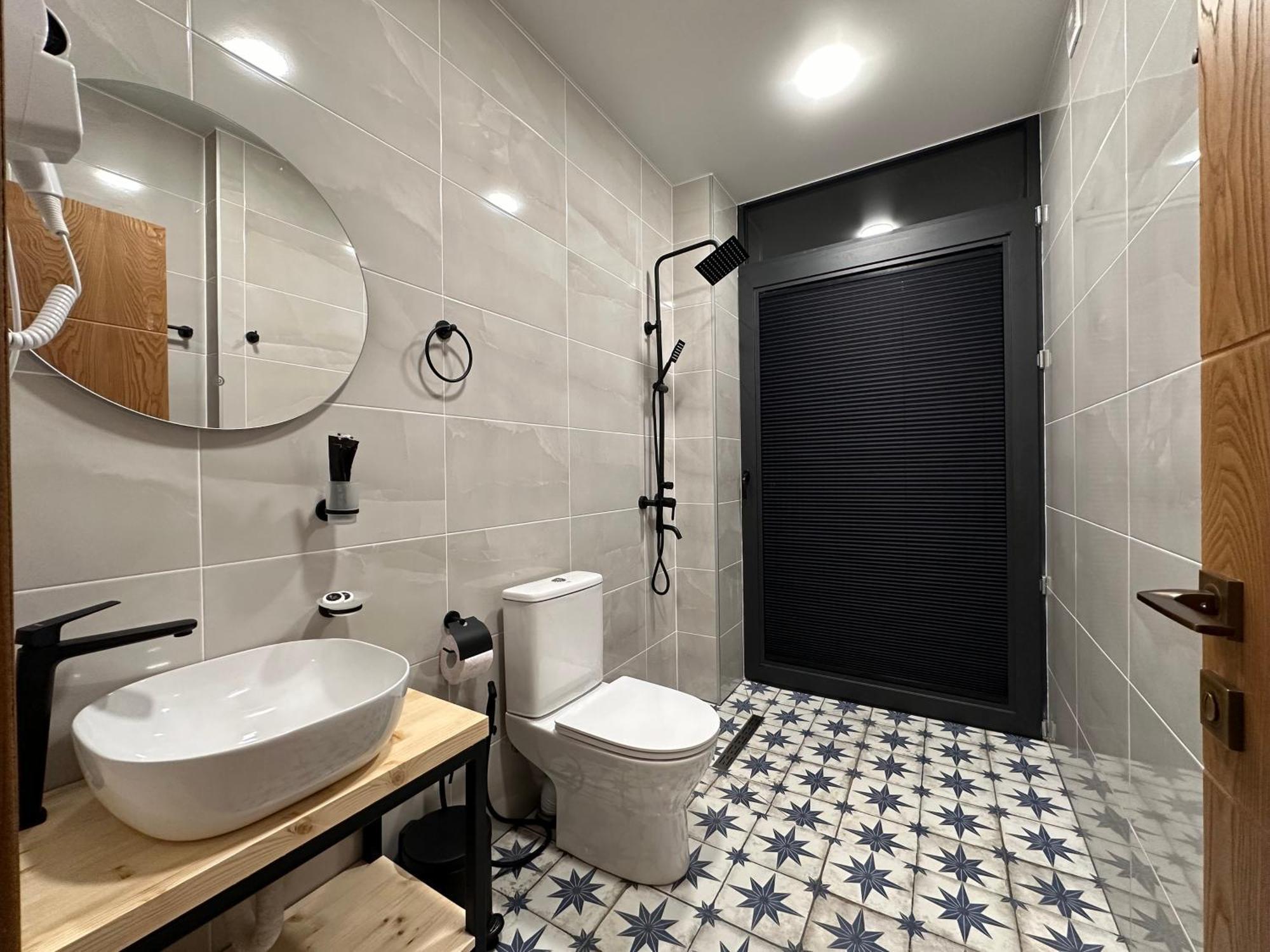 Hotel Mountime Kazbegi Экстерьер фото